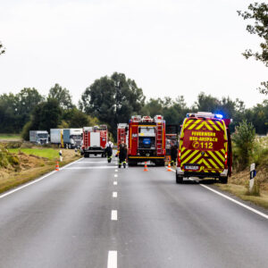 Brennender Traktor auf einem Feld in Neu Anspach - Polizei schätzt Schaden auf ca 130.000€